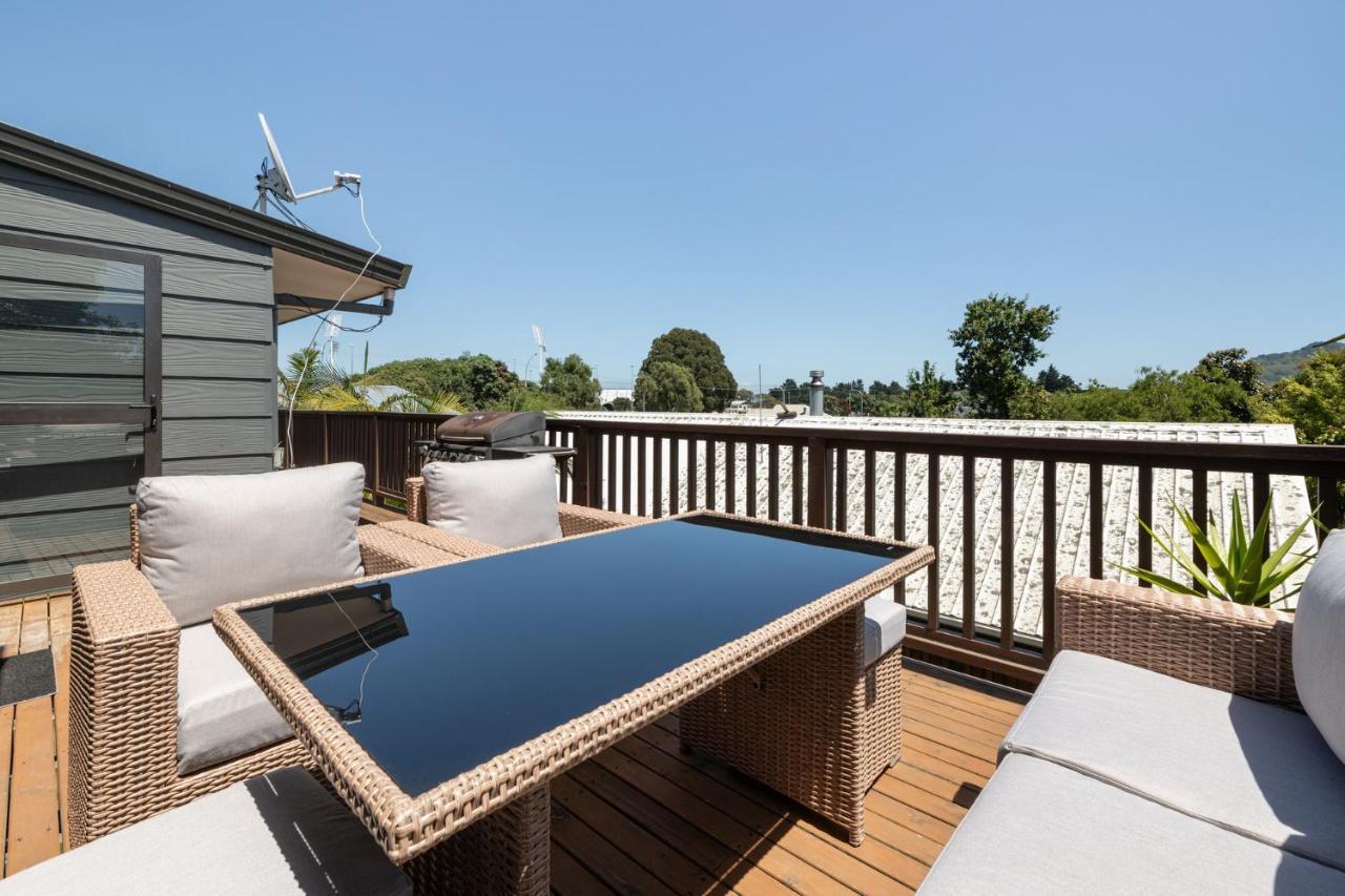 Convenient Family Bach With Easy Access To Blake Park The Beach And Downtown Mount Maunganui Exterior foto